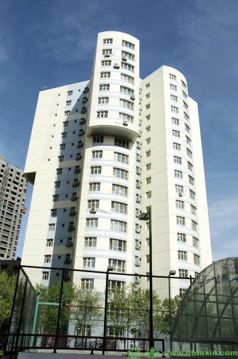 南門國(guó)際城F1高層住宅樓（新疆建筑工程天山獎(jiǎng)、江蘇省省外“揚(yáng)子杯”）